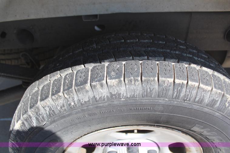 image for item H6086 2004 Chevrolet Silverado 1500 pickup truck