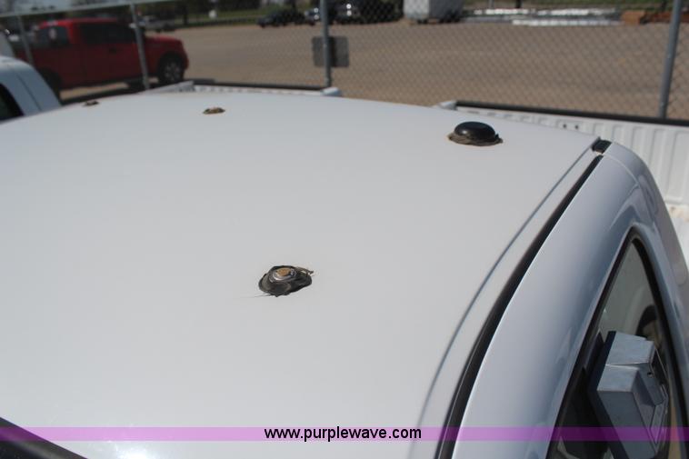 image for item H6086 2004 Chevrolet Silverado 1500 pickup truck