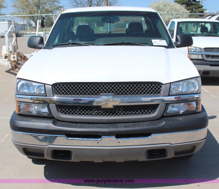 image for item H6087 2005 Chevrolet Silverado 1500 Ext. Cab pickup truck