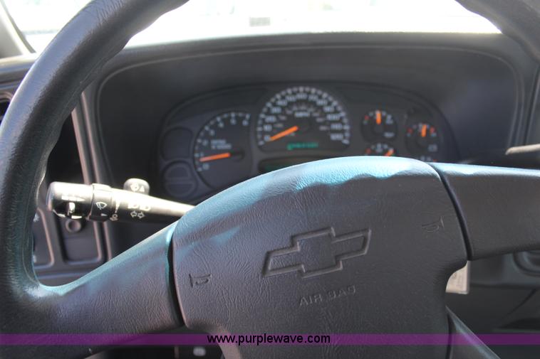 image for item H6087 2005 Chevrolet Silverado 1500 Ext. Cab pickup truck