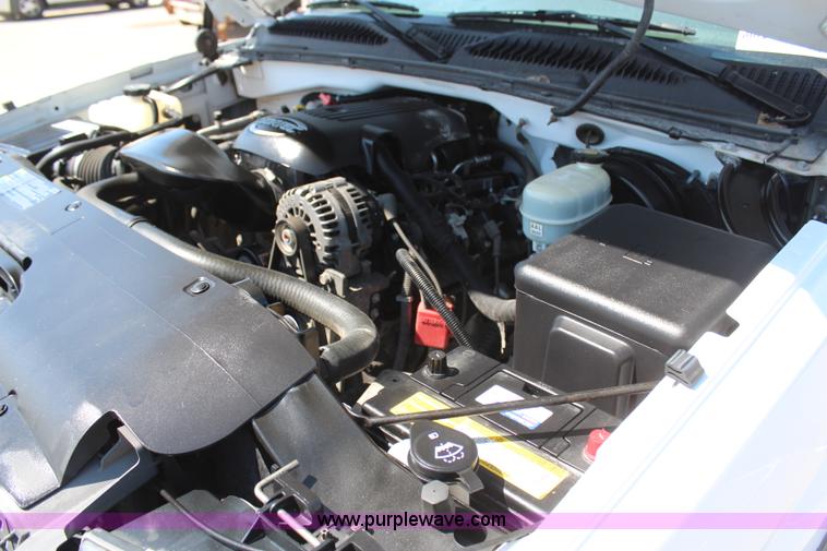 image for item H6087 2005 Chevrolet Silverado 1500 Ext. Cab pickup truck