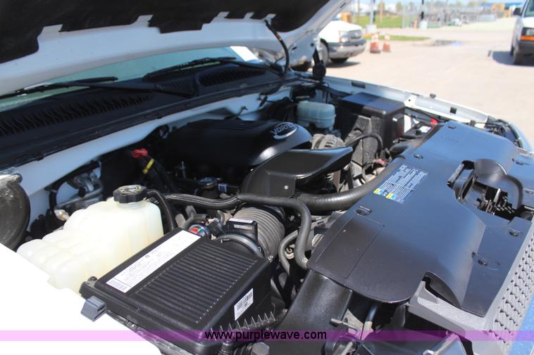 image for item H6087 2005 Chevrolet Silverado 1500 Ext. Cab pickup truck