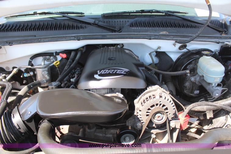 image for item H6087 2005 Chevrolet Silverado 1500 Ext. Cab pickup truck