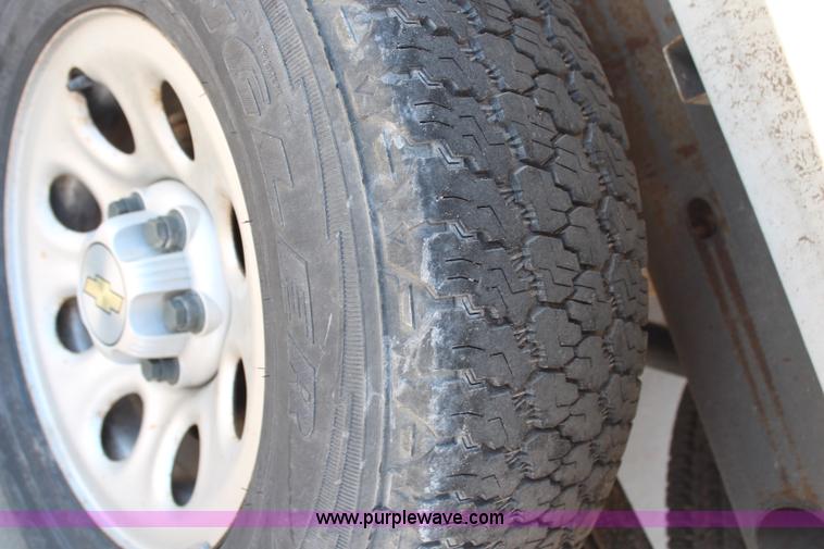 image for item H6087 2005 Chevrolet Silverado 1500 Ext. Cab pickup truck