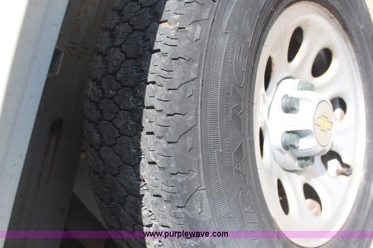 image for item H6087 2005 Chevrolet Silverado 1500 Ext. Cab pickup truck