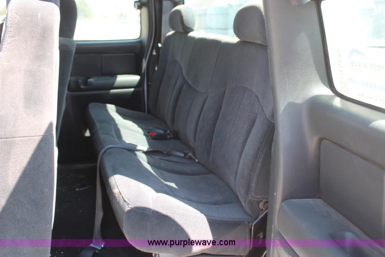 image for item H6172 2001 Chevrolet Silverado 2500HD Ext. Cab pickup truck