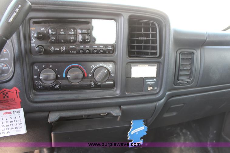 image for item H6172 2001 Chevrolet Silverado 2500HD Ext. Cab pickup truck