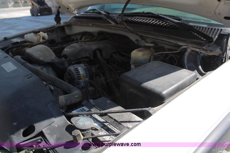 image for item H6172 2001 Chevrolet Silverado 2500HD Ext. Cab pickup truck