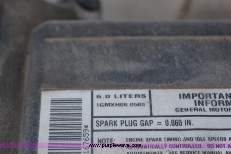 image for item H6172 2001 Chevrolet Silverado 2500HD Ext. Cab pickup truck