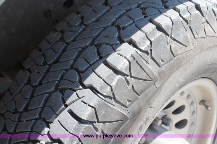 image for item H6172 2001 Chevrolet Silverado 2500HD Ext. Cab pickup truck