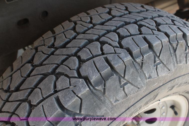 image for item H6172 2001 Chevrolet Silverado 2500HD Ext. Cab pickup truck