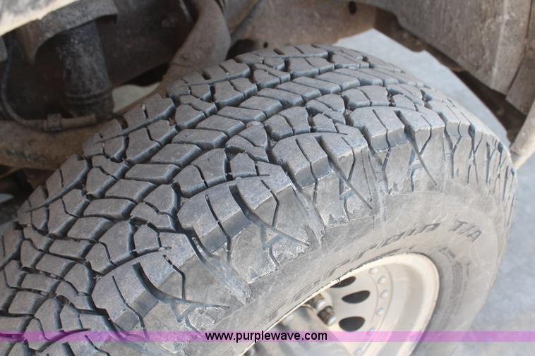 image for item H6172 2001 Chevrolet Silverado 2500HD Ext. Cab pickup truck