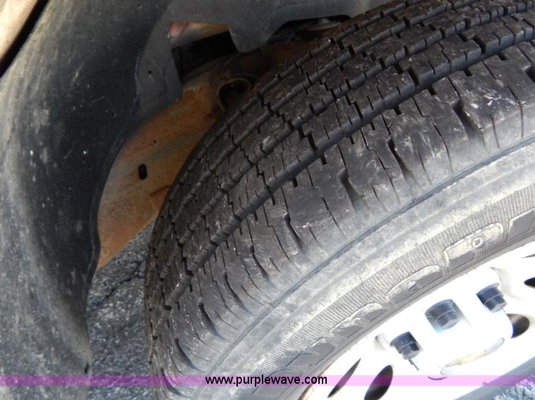 image for item I1077 2005 Chevrolet Silverado 1500 pickup truck