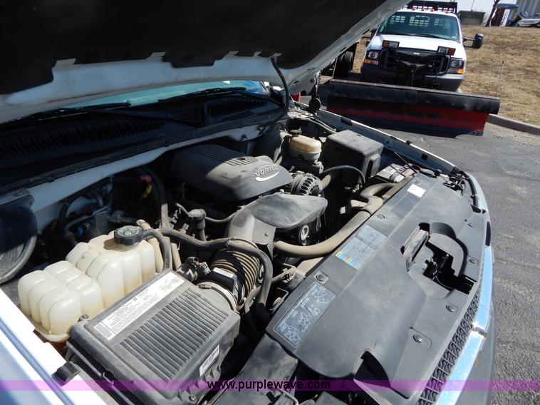 image for item I1077 2005 Chevrolet Silverado 1500 pickup truck