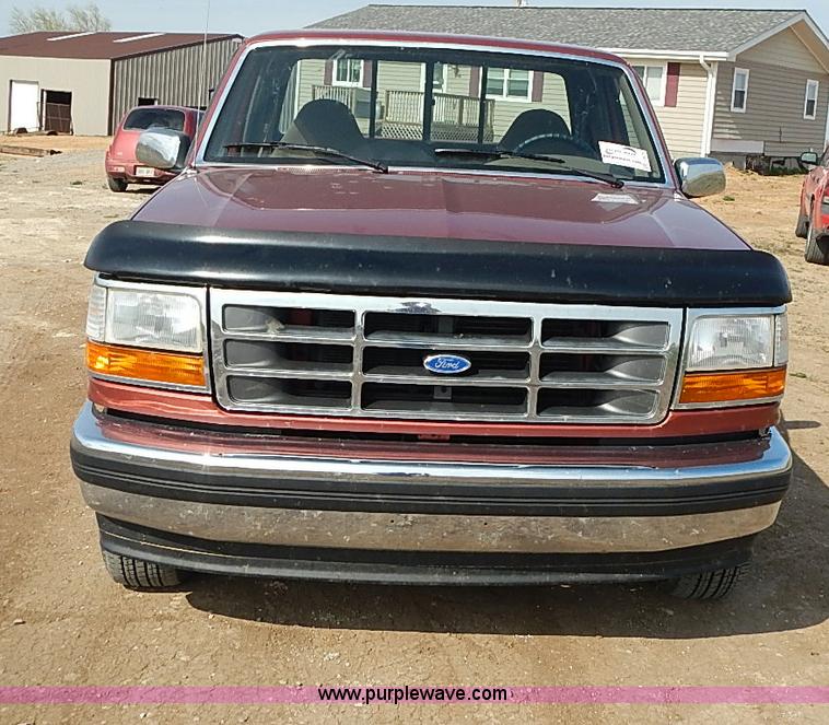 image for item I3678 1994 Ford F150 XLT SuperCab pickup truck