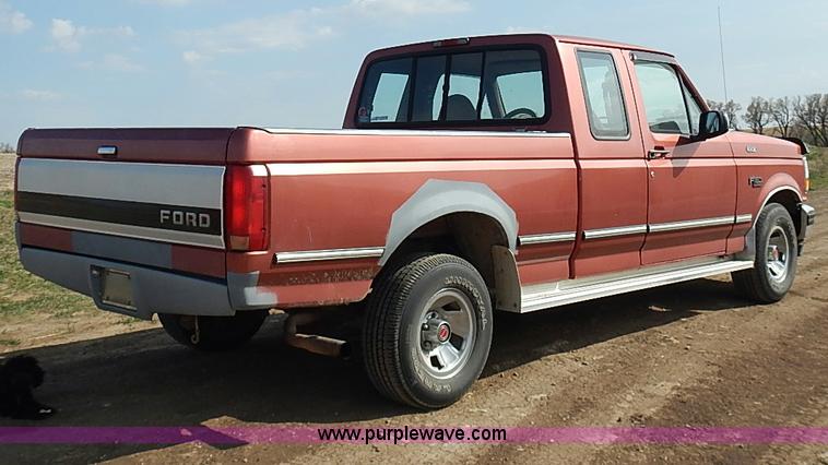 image for item I3678 1994 Ford F150 XLT SuperCab pickup truck