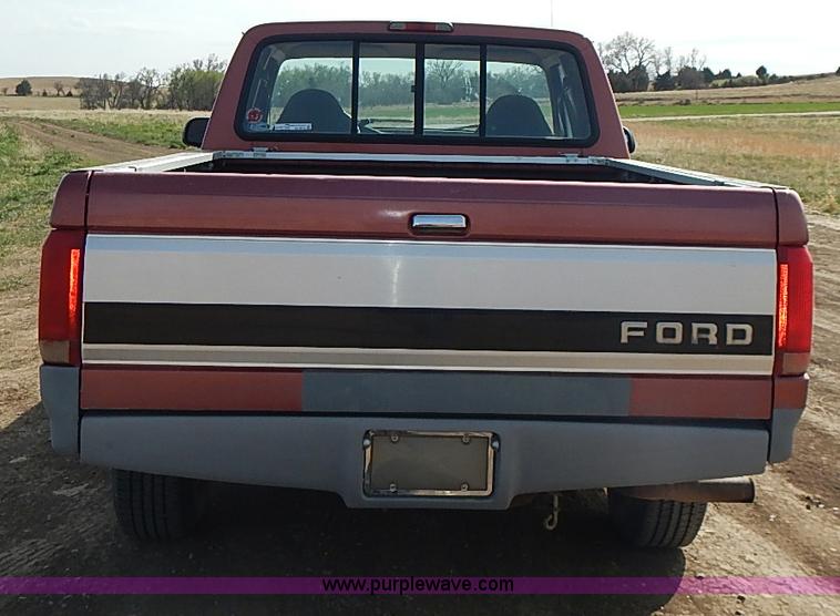image for item I3678 1994 Ford F150 XLT SuperCab pickup truck