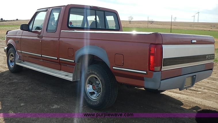 image for item I3678 1994 Ford F150 XLT SuperCab pickup truck