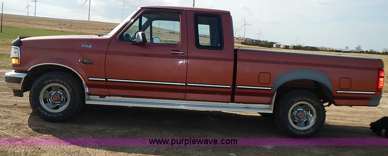 image for item I3678 1994 Ford F150 XLT SuperCab pickup truck