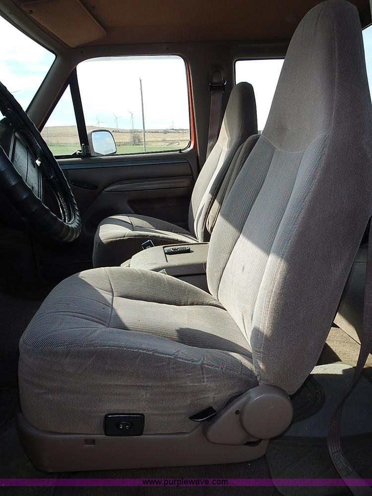 image for item I3678 1994 Ford F150 XLT SuperCab pickup truck