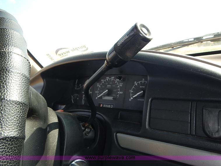 image for item I3678 1994 Ford F150 XLT SuperCab pickup truck