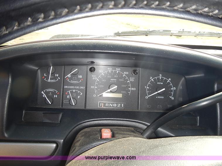 image for item I3678 1994 Ford F150 XLT SuperCab pickup truck