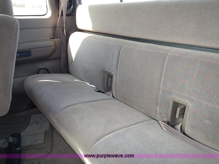 image for item I3678 1994 Ford F150 XLT SuperCab pickup truck