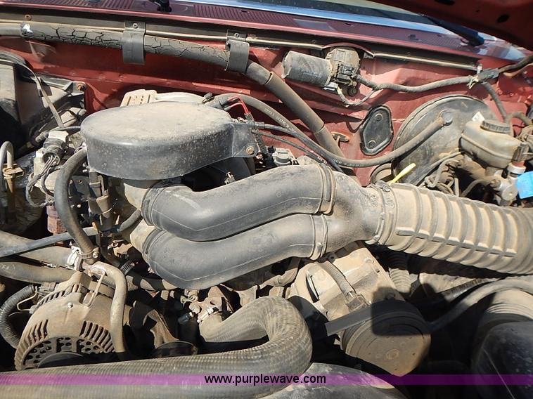 image for item I3678 1994 Ford F150 XLT SuperCab pickup truck