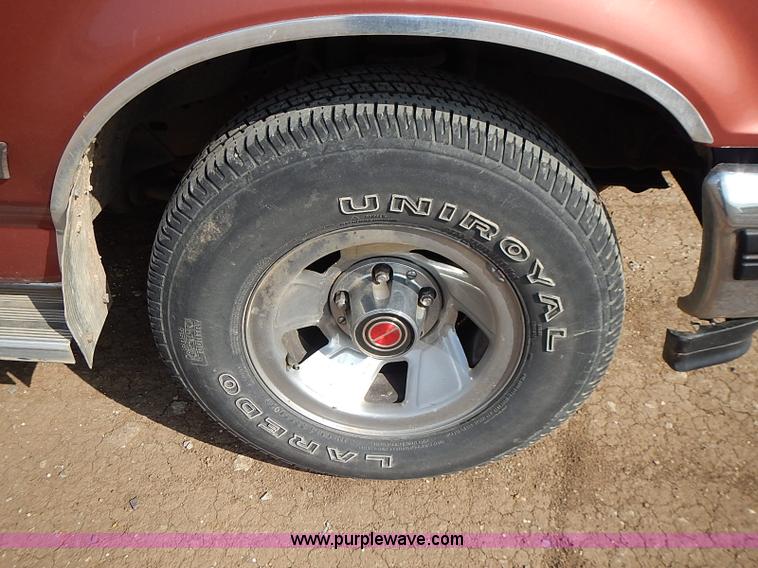 image for item I3678 1994 Ford F150 XLT SuperCab pickup truck