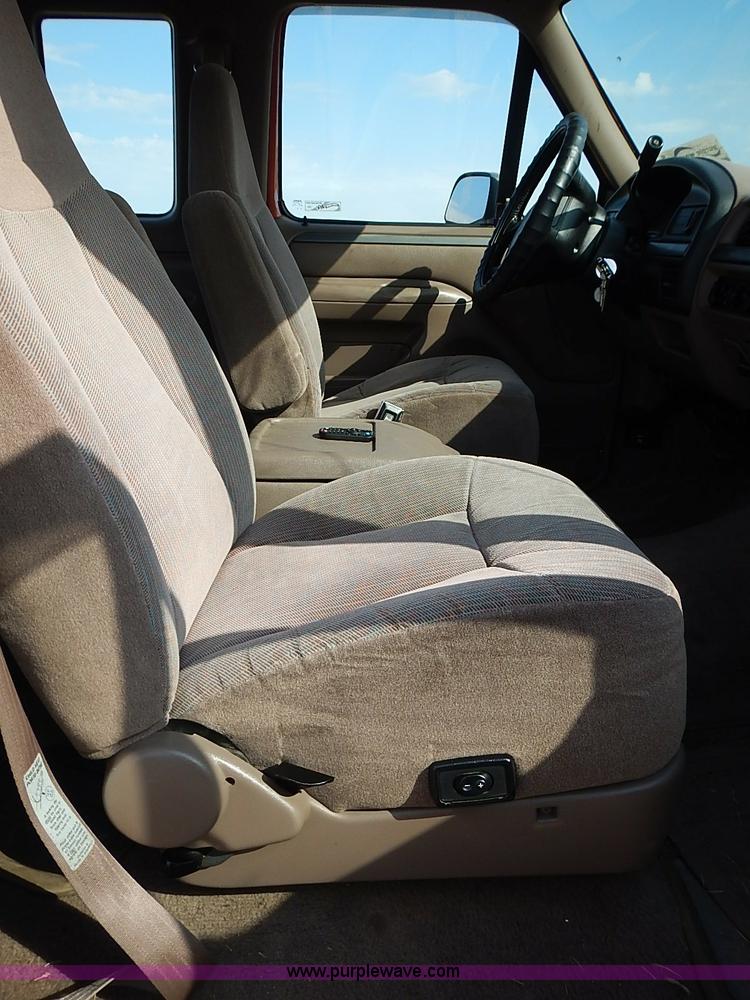 image for item I3678 1994 Ford F150 XLT SuperCab pickup truck