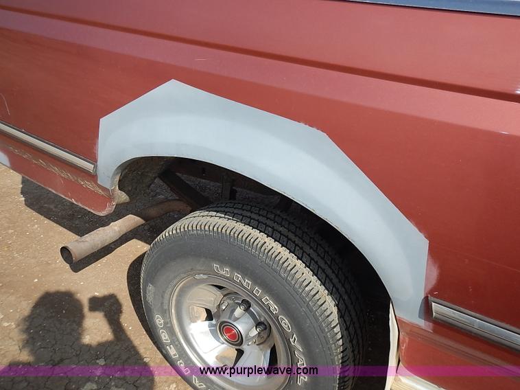 image for item I3678 1994 Ford F150 XLT SuperCab pickup truck