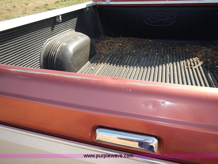 image for item I3678 1994 Ford F150 XLT SuperCab pickup truck