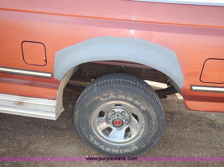 image for item I3678 1994 Ford F150 XLT SuperCab pickup truck