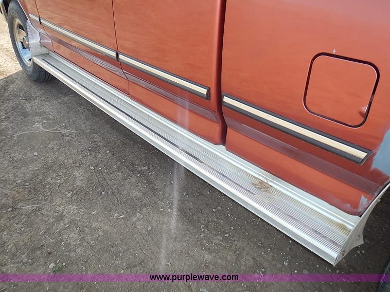 image for item I3678 1994 Ford F150 XLT SuperCab pickup truck