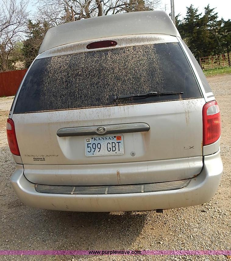 image for item I3682 2001 Chrysler Town & Country LX van