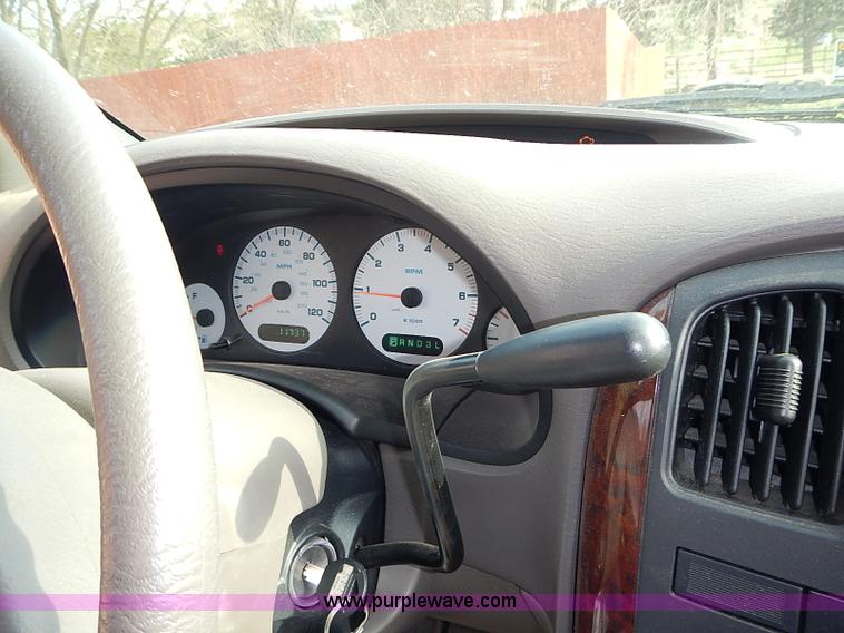 image for item I3682 2001 Chrysler Town & Country LX van