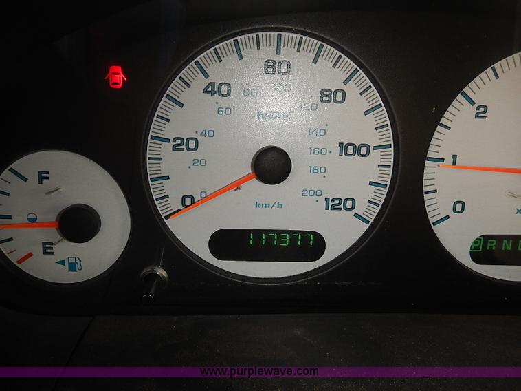 image for item I3682 2001 Chrysler Town & Country LX van