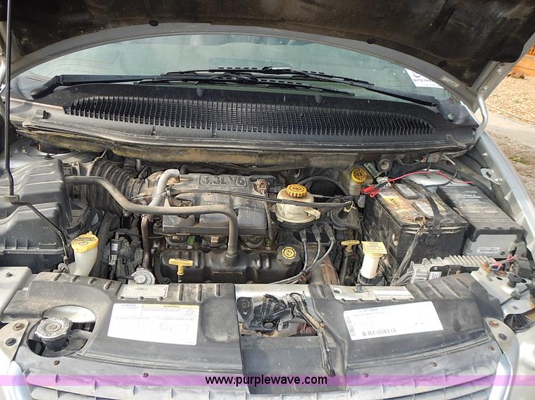 image for item I3682 2001 Chrysler Town & Country LX van