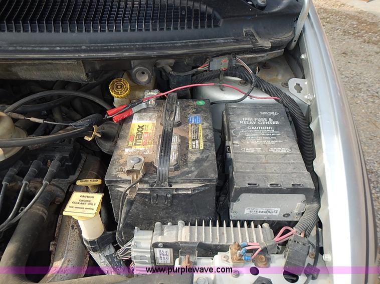 image for item I3682 2001 Chrysler Town & Country LX van