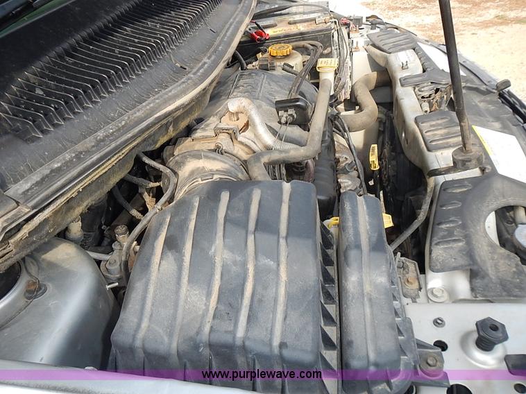 image for item I3682 2001 Chrysler Town & Country LX van