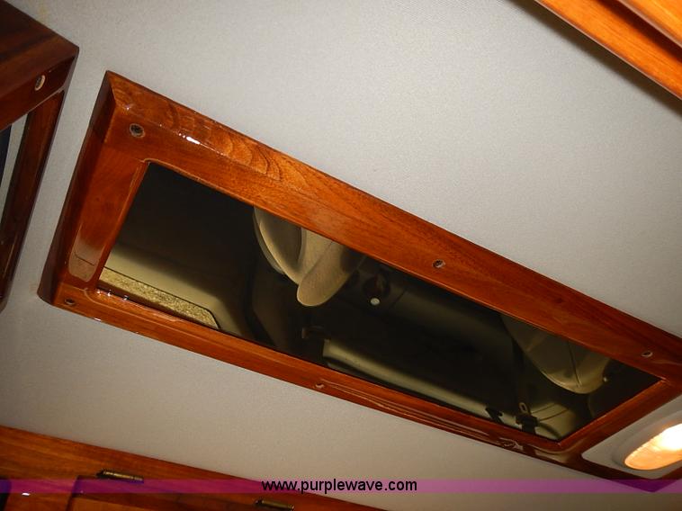 image for item I3682 2001 Chrysler Town & Country LX van