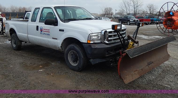 image for item I3742 2003 Ford F250 Super Duty XL SuperCab pickup truck