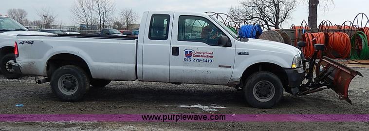 image for item I3742 2003 Ford F250 Super Duty XL SuperCab pickup truck