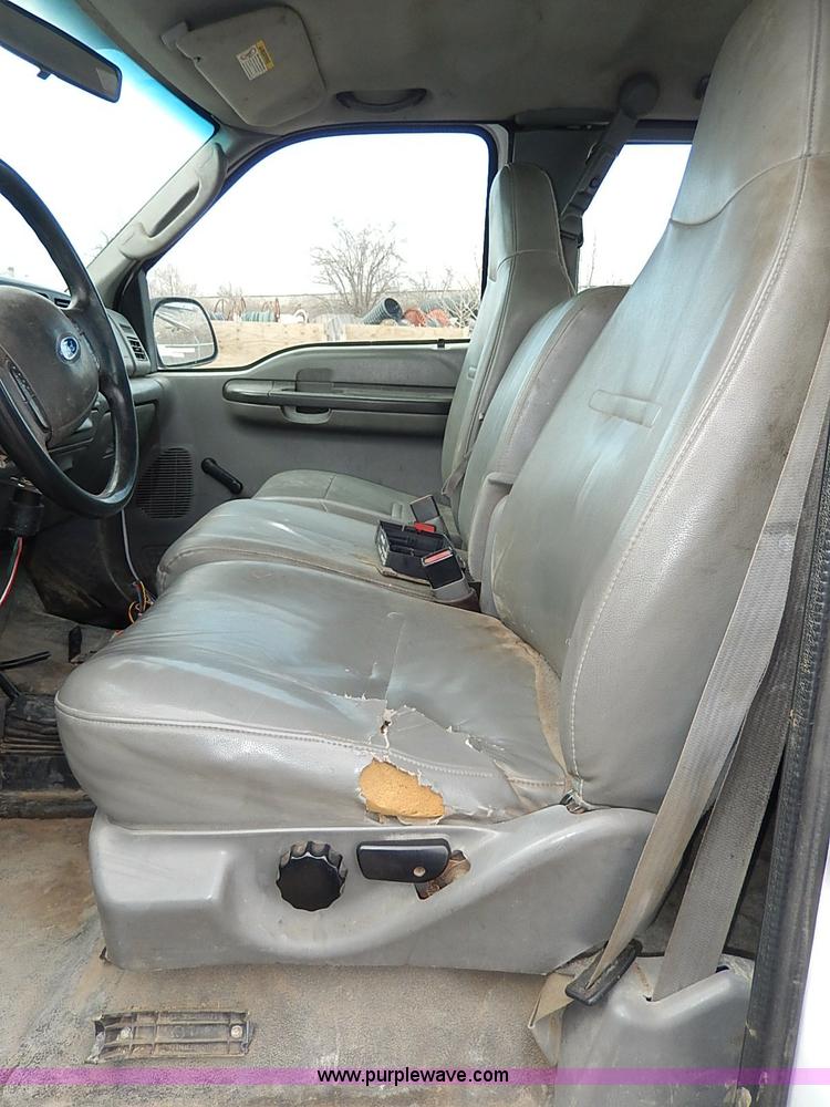 image for item I3742 2003 Ford F250 Super Duty XL SuperCab pickup truck