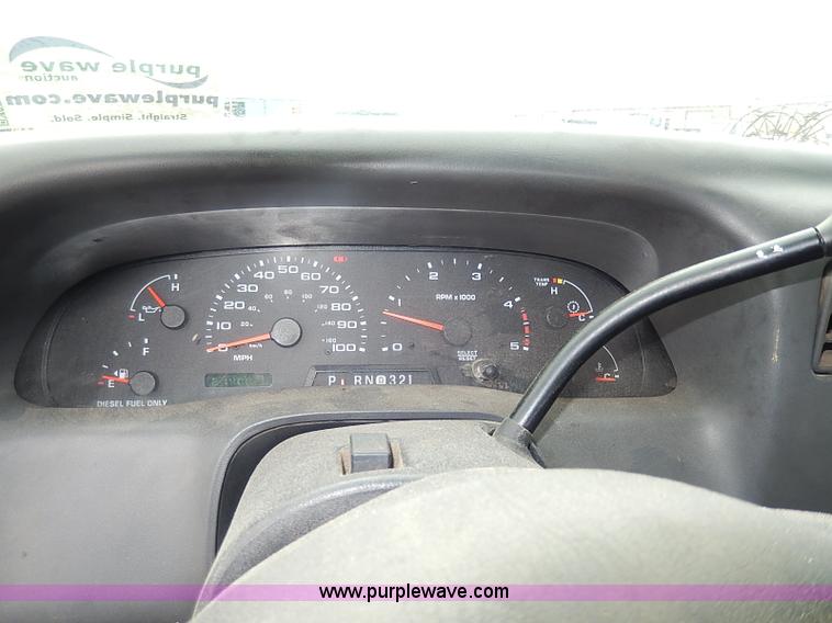 image for item I3742 2003 Ford F250 Super Duty XL SuperCab pickup truck