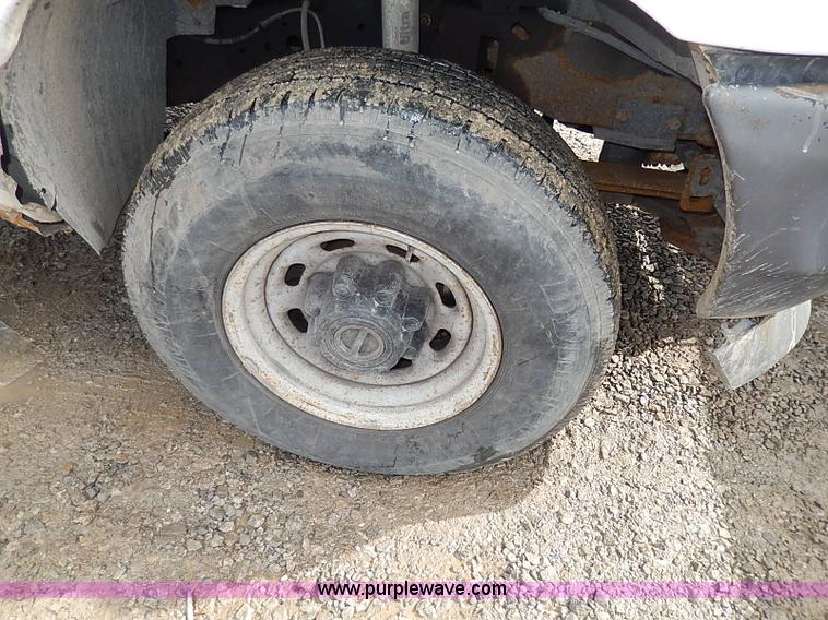 image for item I3742 2003 Ford F250 Super Duty XL SuperCab pickup truck