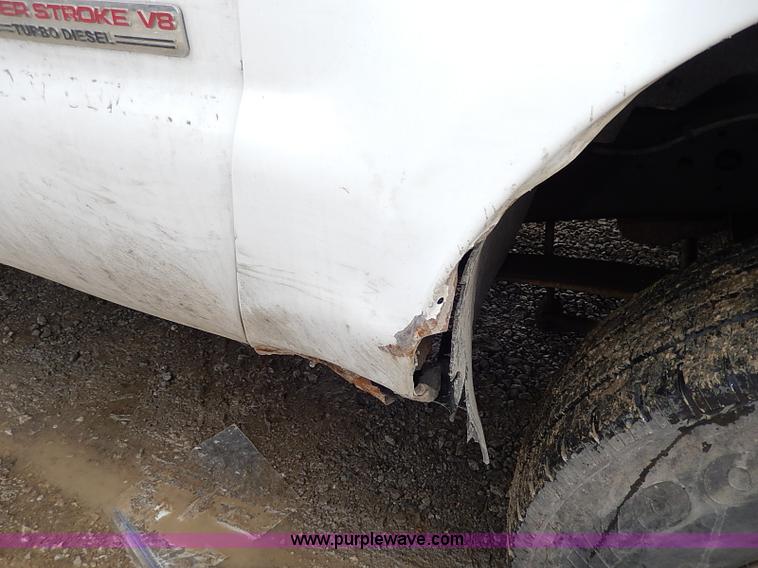 image for item I3742 2003 Ford F250 Super Duty XL SuperCab pickup truck