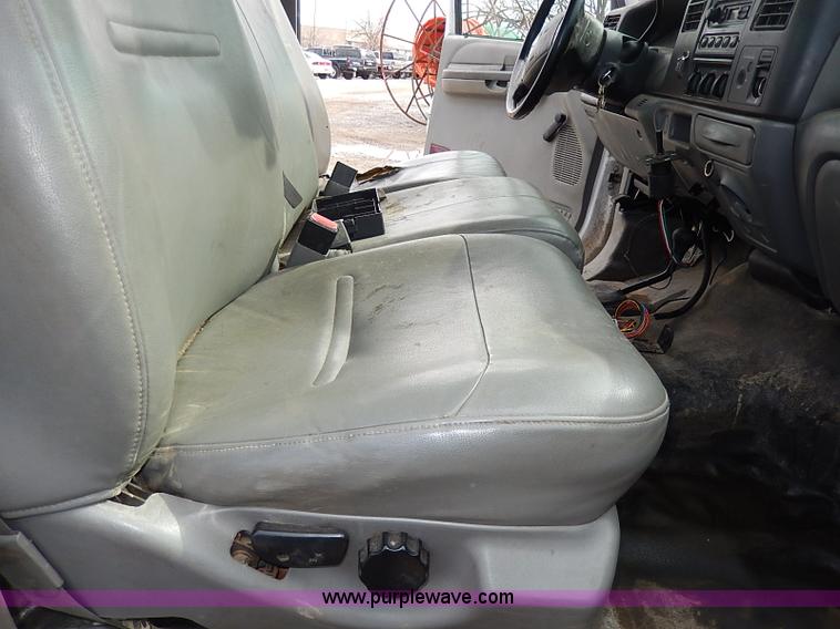 image for item I3742 2003 Ford F250 Super Duty XL SuperCab pickup truck