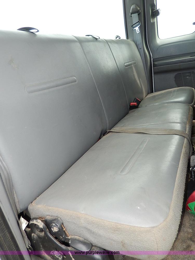 image for item I3742 2003 Ford F250 Super Duty XL SuperCab pickup truck