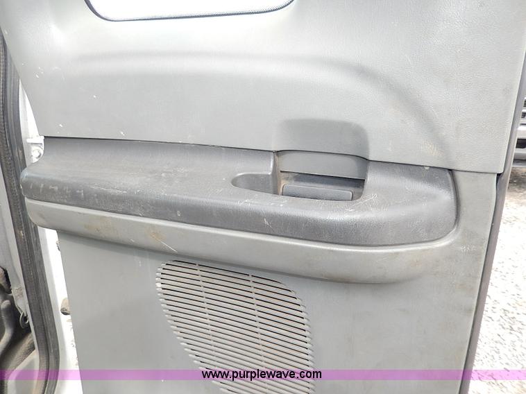 image for item I3742 2003 Ford F250 Super Duty XL SuperCab pickup truck